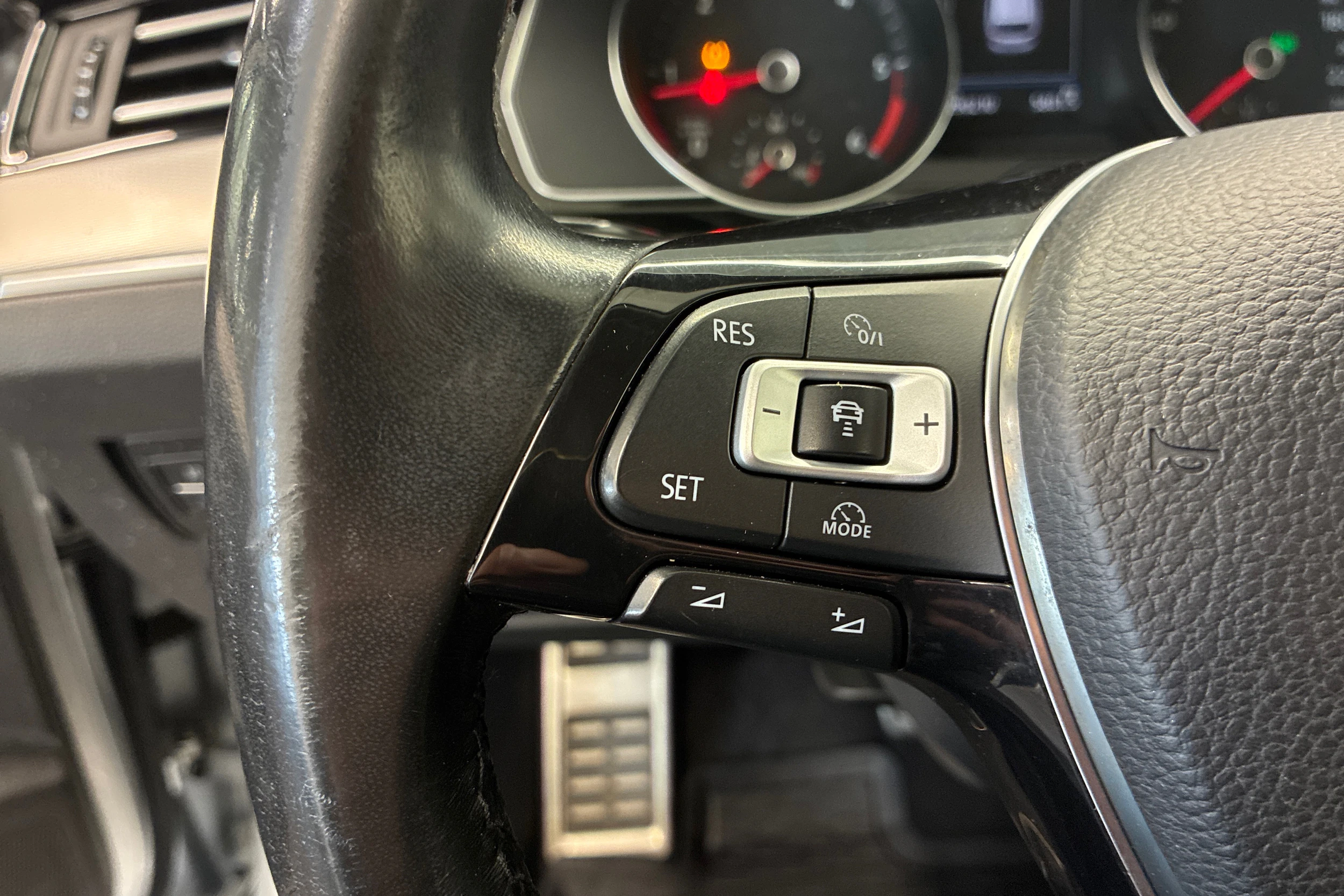Harmaa Volkswagen PASSAT 2017 kuva 16.
