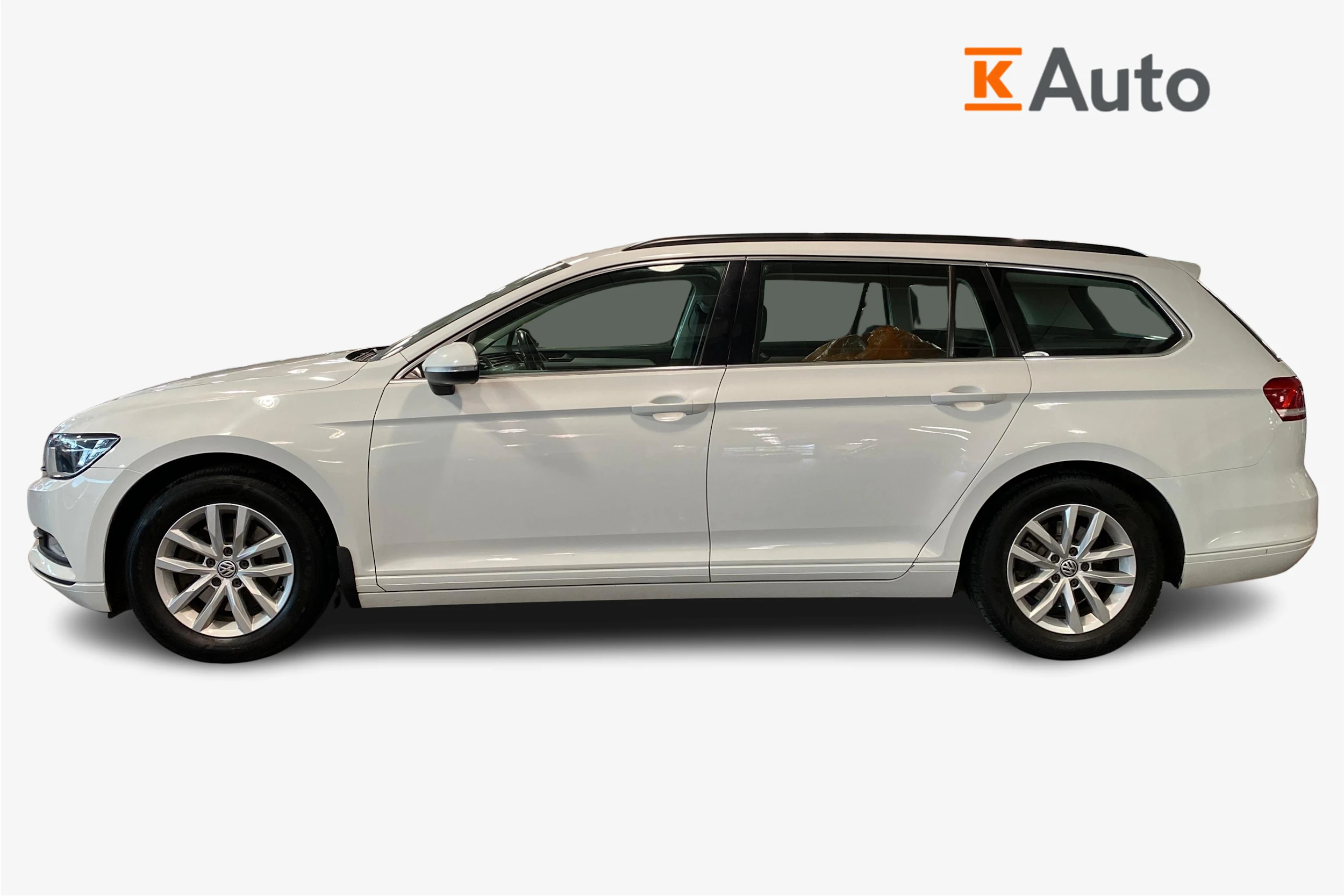 valkoinen Volkswagen Passat 2017 kuva 7.