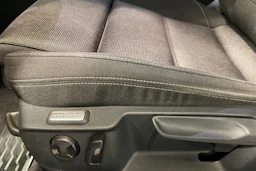 valkoinen Volkswagen Passat 2017 kuva 18.
