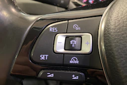 valkoinen Volkswagen Passat 2017 kuva 19.