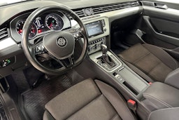 Musta Volkswagen PASSAT 2017 kuva 7.