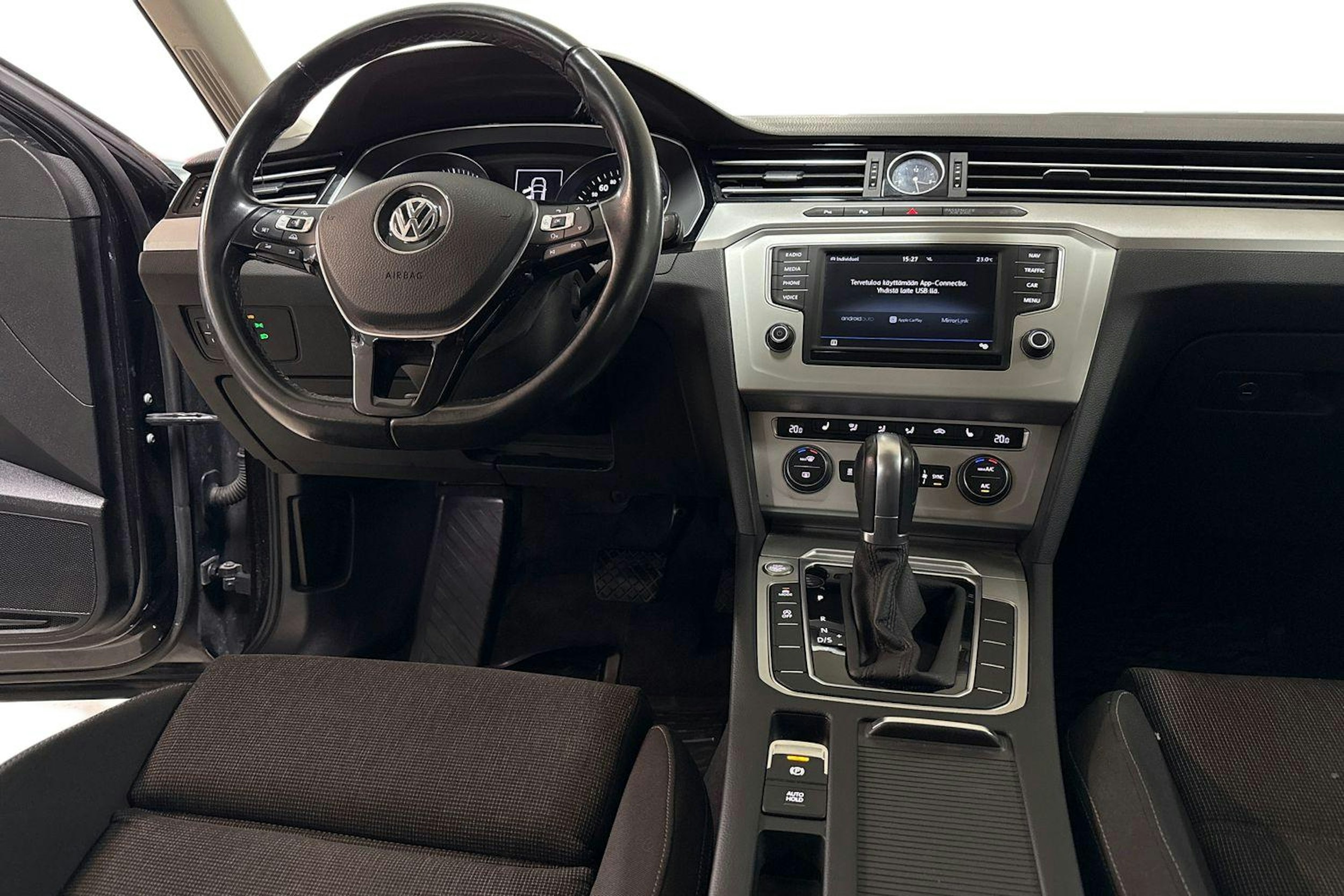 Musta Volkswagen PASSAT 2017 kuva 9.