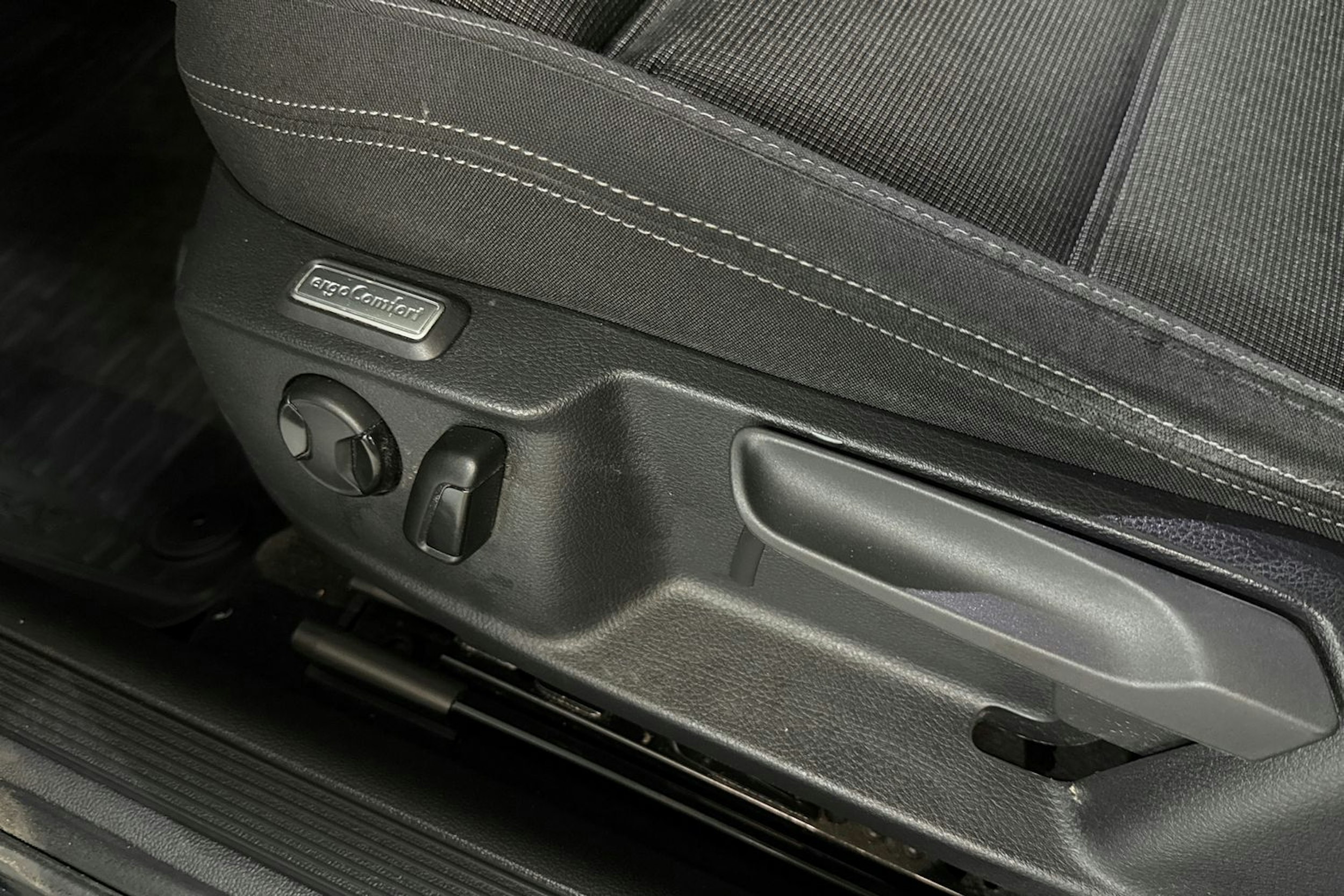 Musta Volkswagen PASSAT 2017 kuva 18.