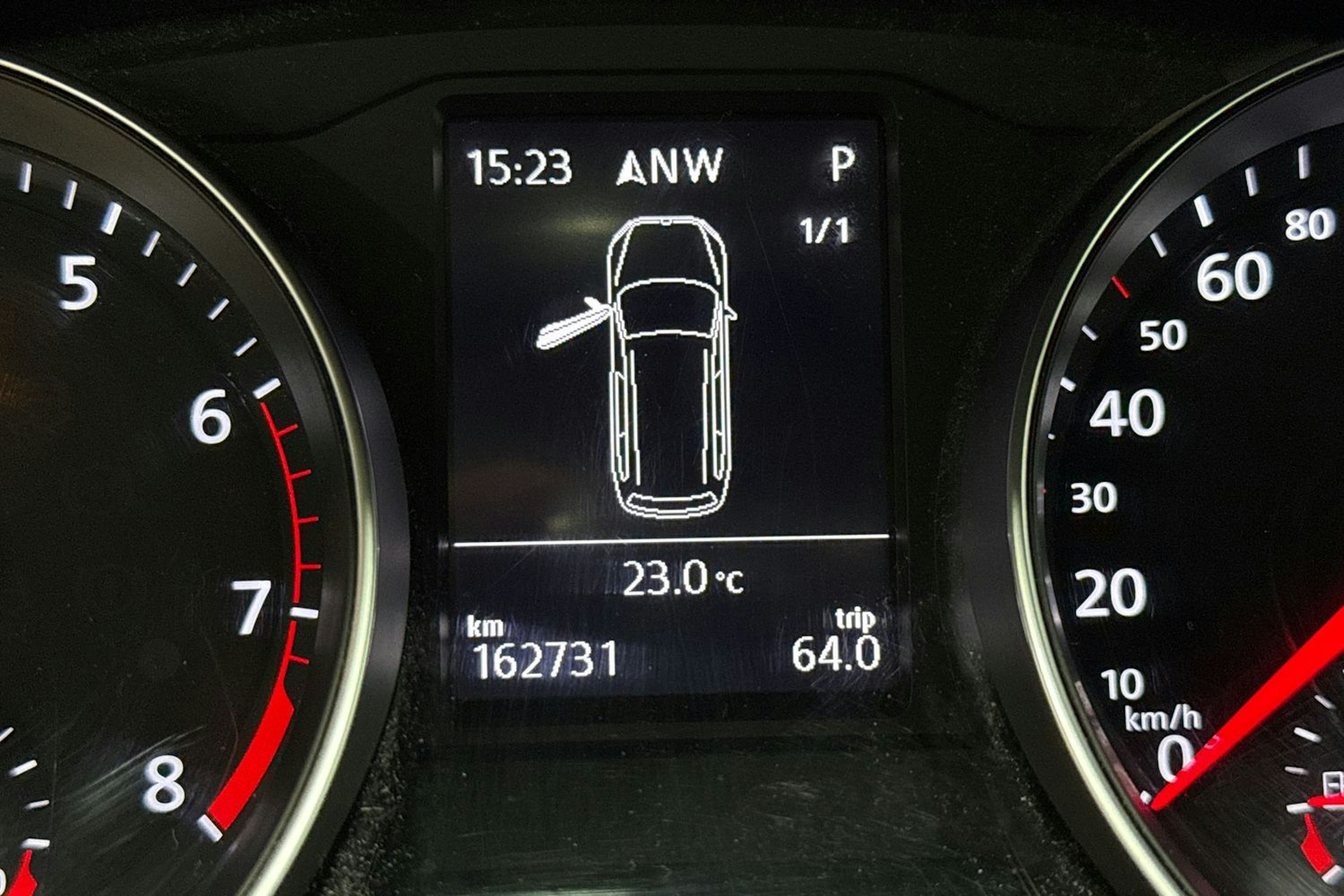 Musta Volkswagen PASSAT 2017 kuva 21.
