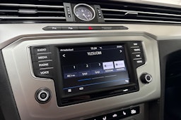 Musta Volkswagen PASSAT 2017 kuva 22.