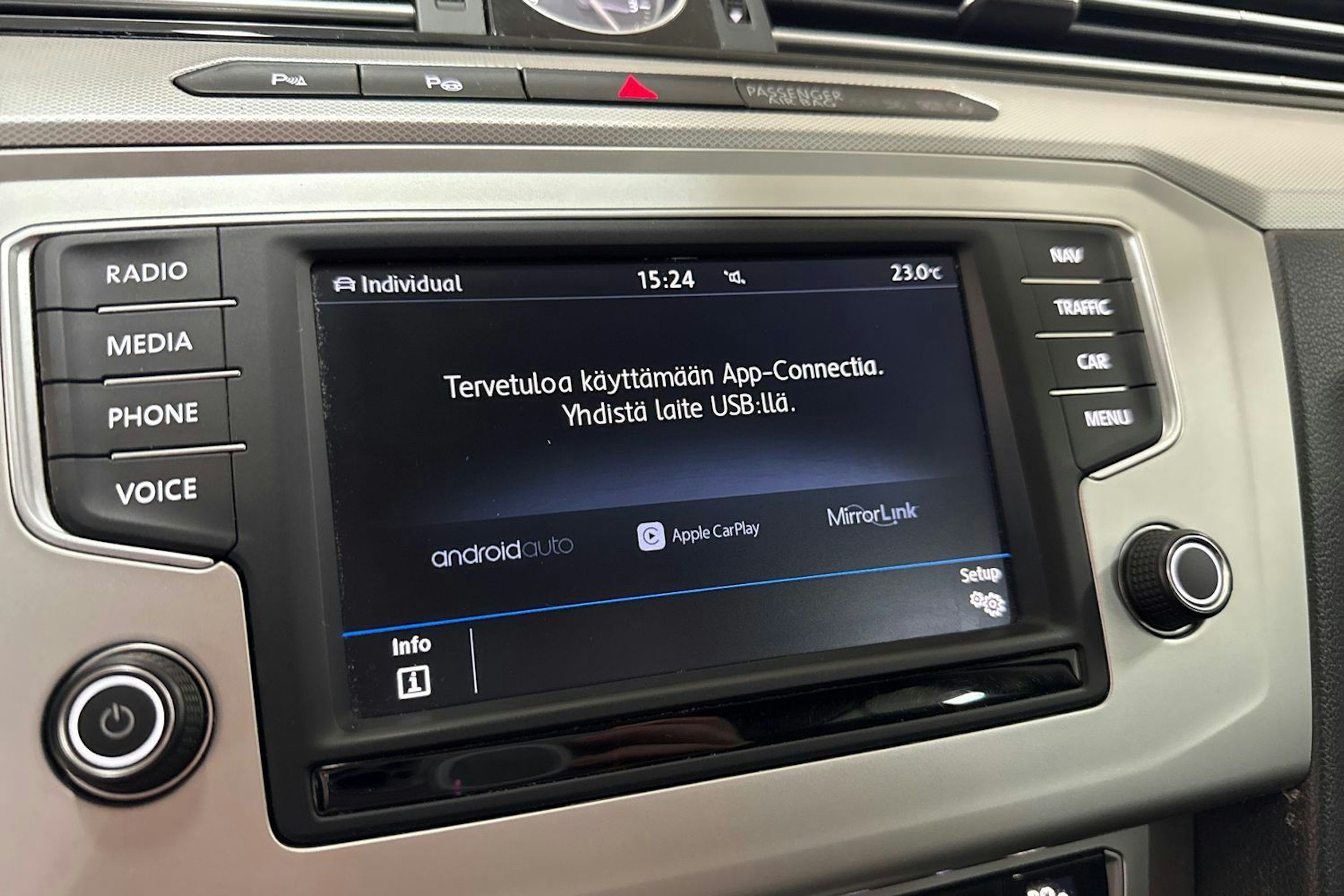 Musta Volkswagen PASSAT 2017 kuva 27.