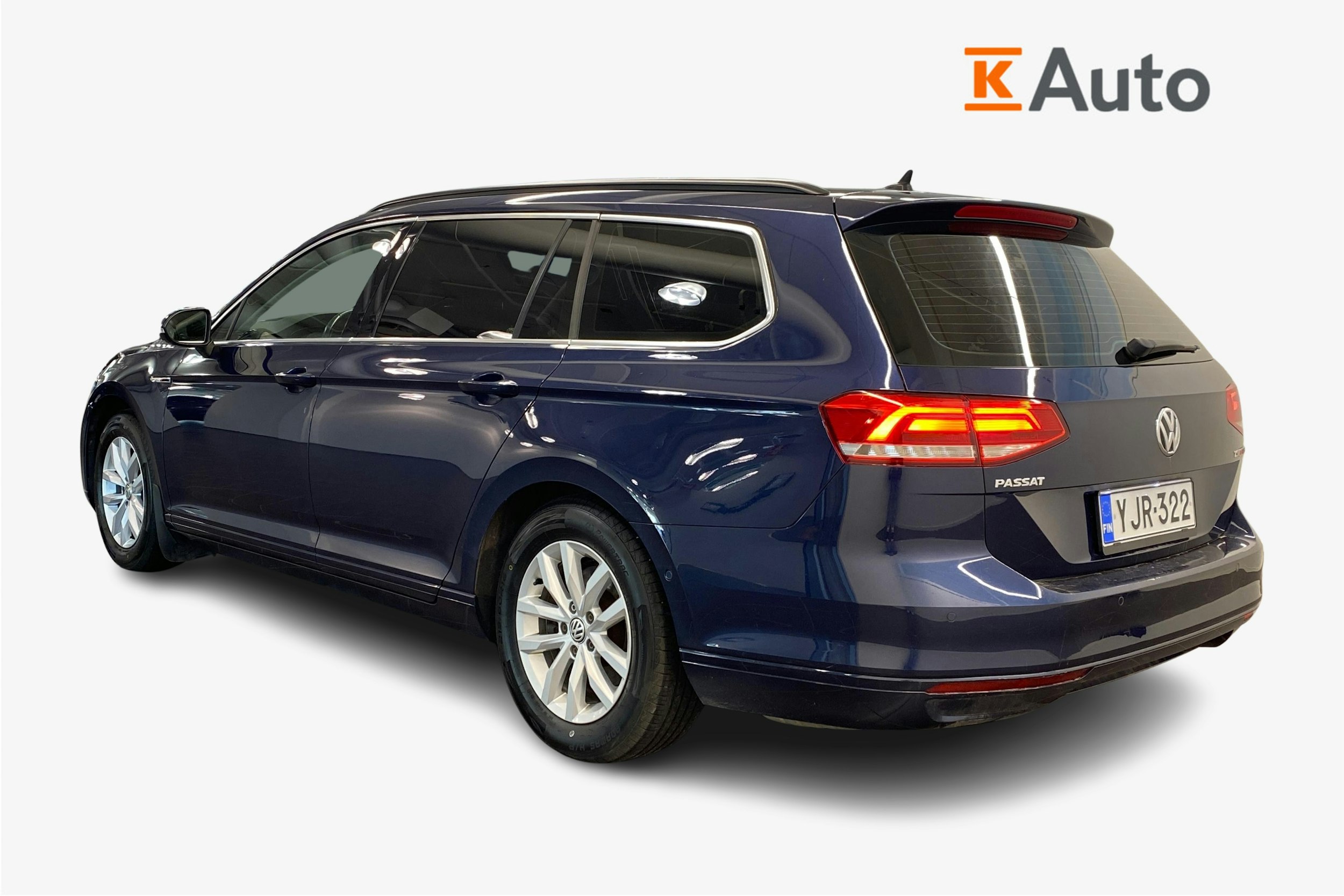 sininen Volkswagen Passat 2017 kuva 2.