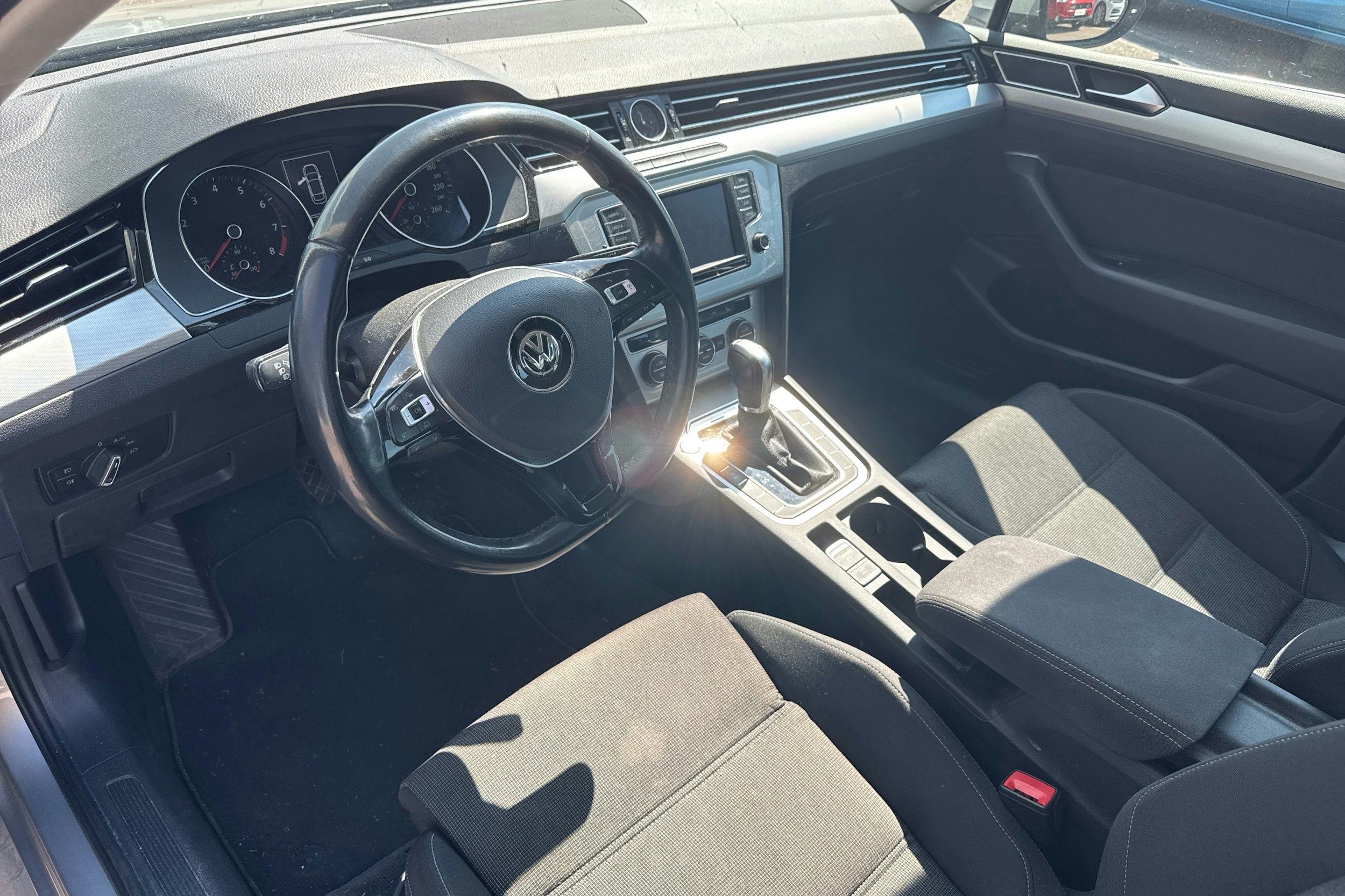 Harmaa Volkswagen PASSAT 2017 kuva 3.