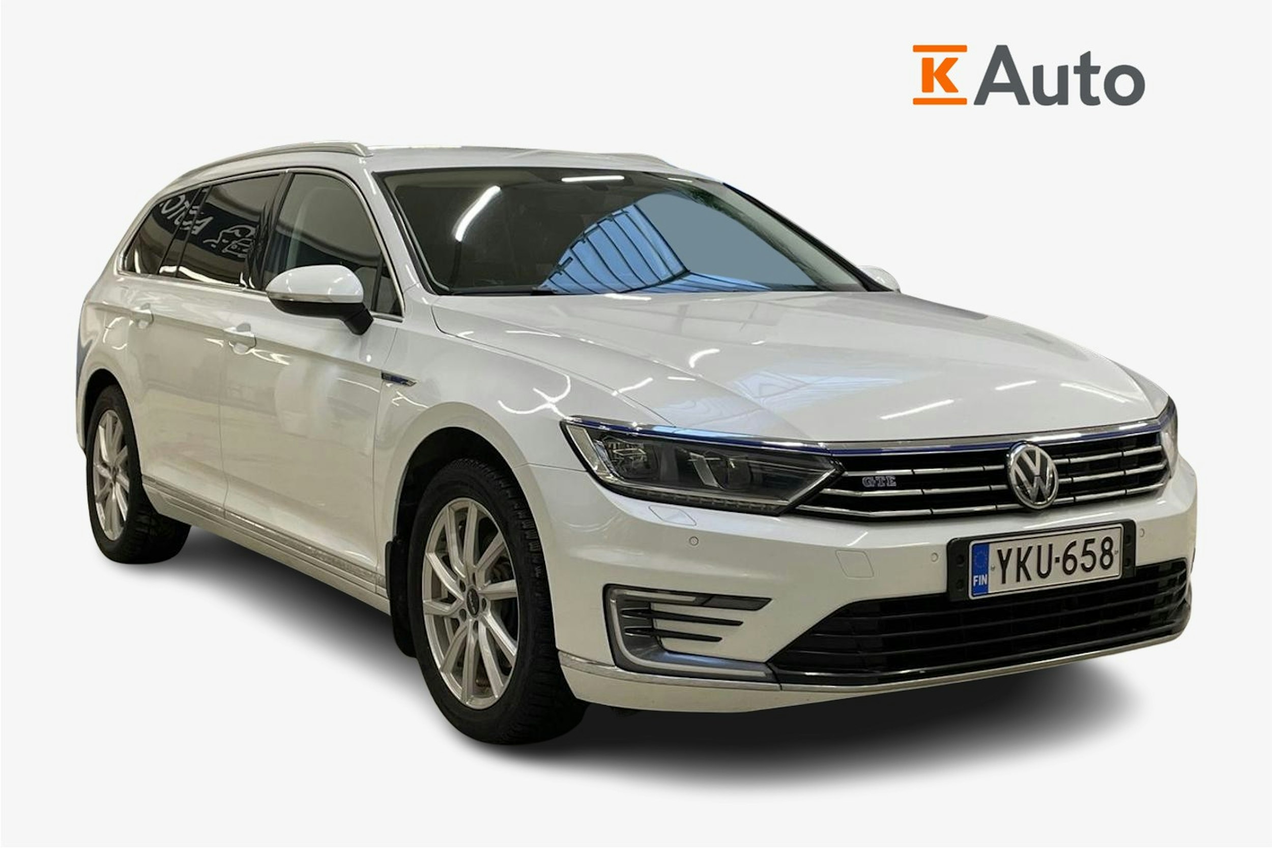 valkoinen Volkswagen Passat 2017 kuva 1.