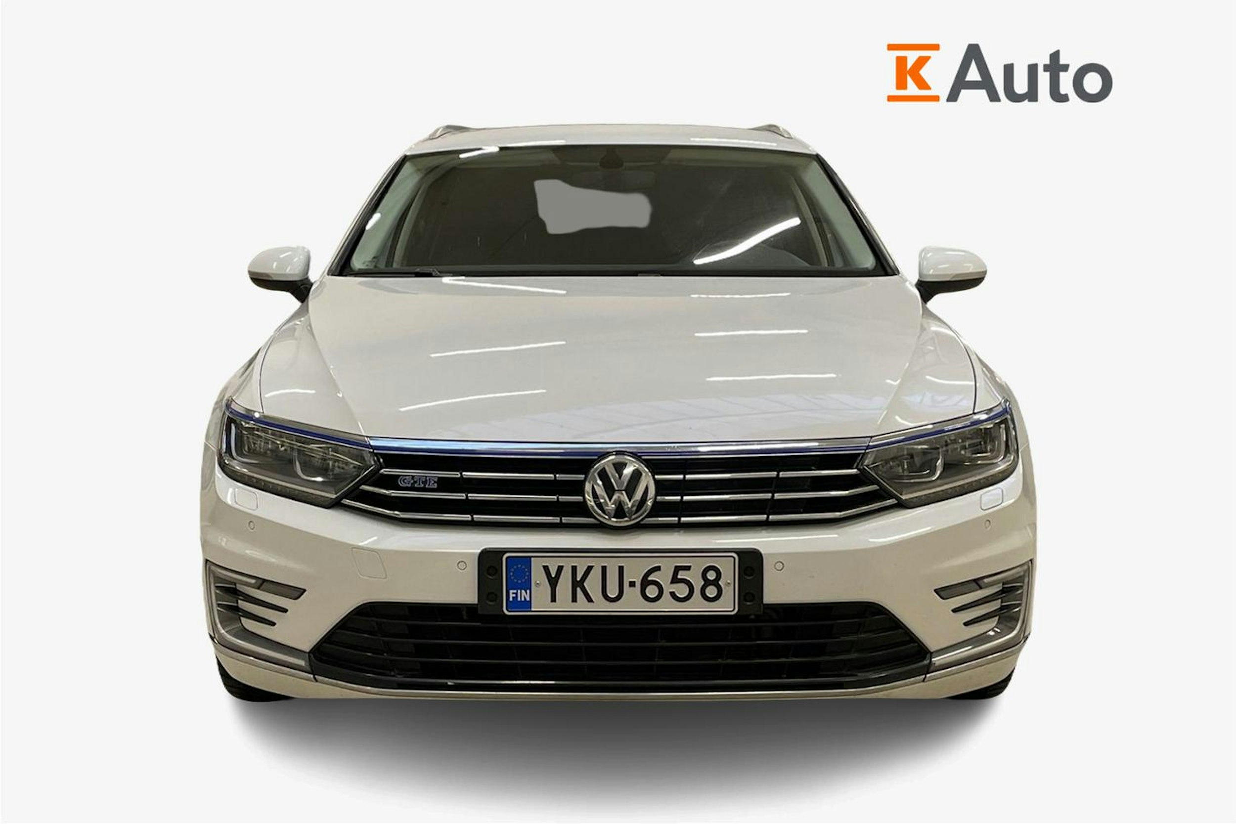 valkoinen Volkswagen Passat 2017 kuva 4.