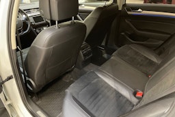 valkoinen Volkswagen Passat 2017 kuva 11.