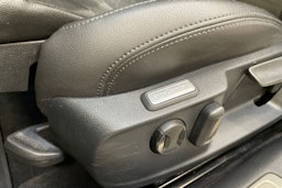 valkoinen Volkswagen Passat 2017 kuva 17.