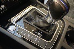 valkoinen Volkswagen Passat 2017 kuva 25.