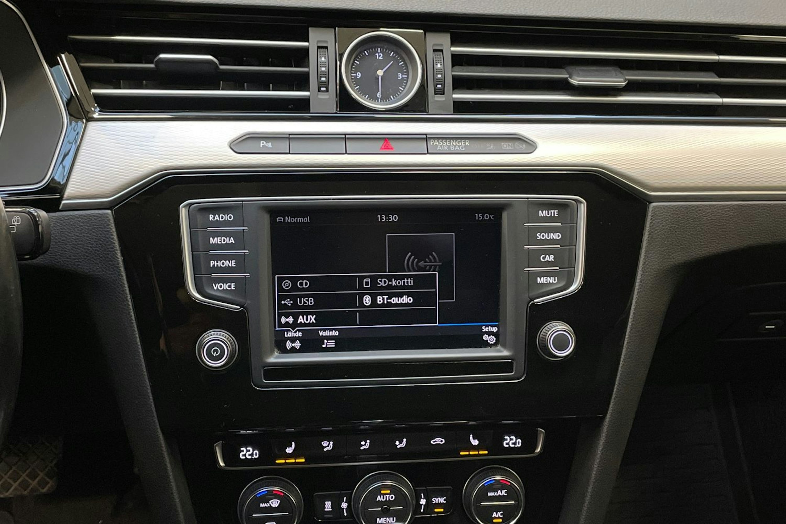 valkoinen Volkswagen Passat 2017 kuva 26.