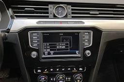 valkoinen Volkswagen Passat 2017 kuva 26.