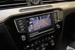 valkoinen Volkswagen Passat 2017 kuva 27.