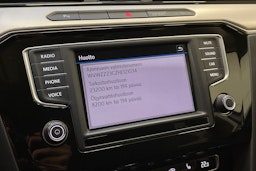 valkoinen Volkswagen Passat 2017 kuva 28.