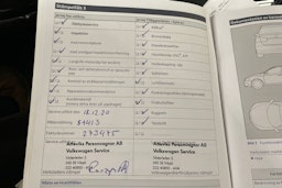 valkoinen Volkswagen Passat 2017 kuva 34.