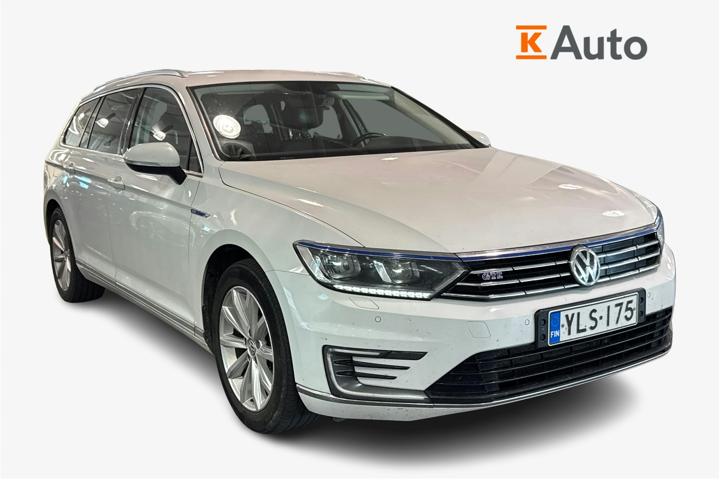 valkoinen Volkswagen Passat 2017 kuva 1.