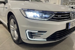 valkoinen Volkswagen Passat 2018 kuva 23.