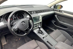 harmaa Volkswagen Passat 2017 kuva 3.
