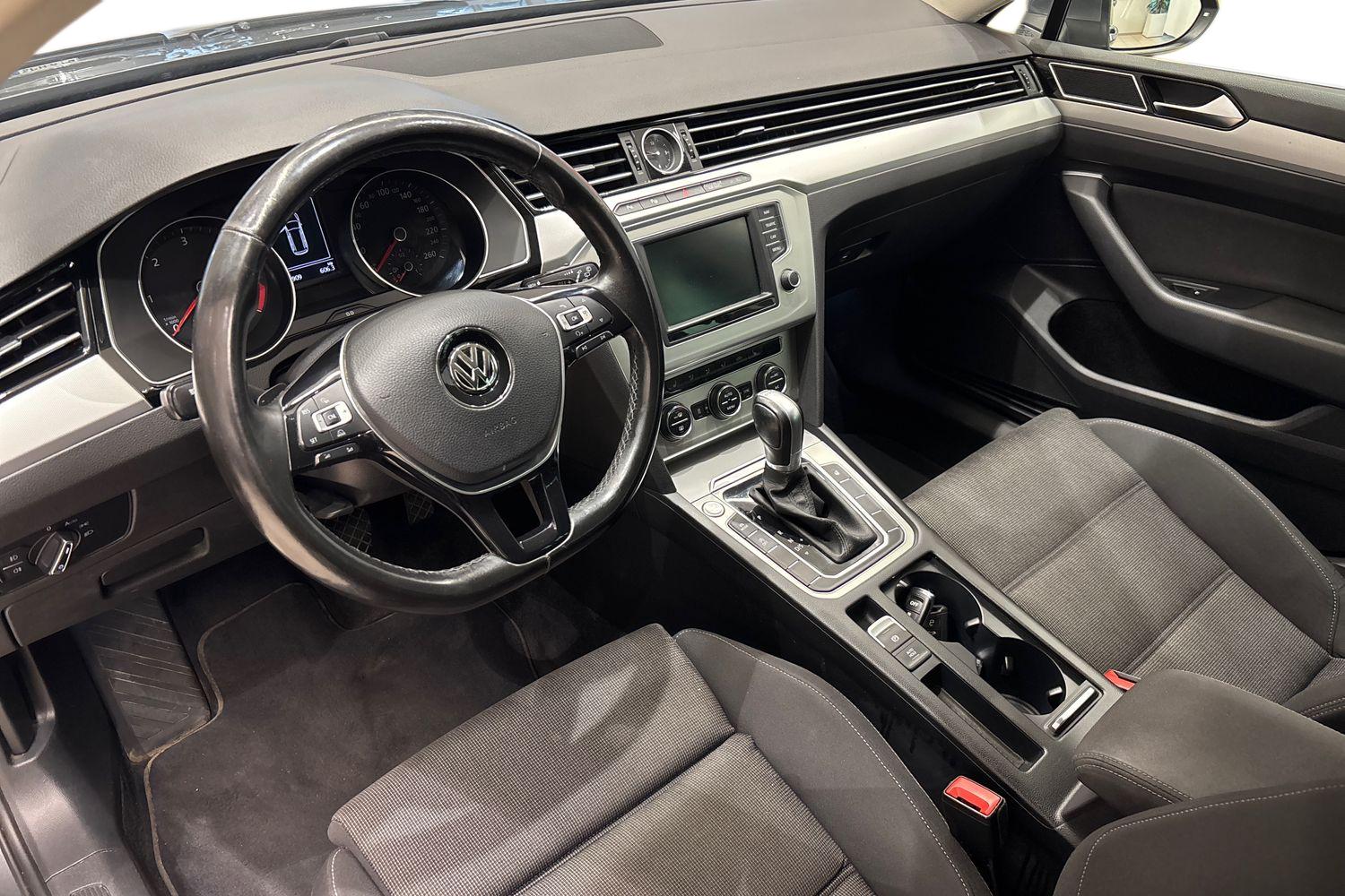Volkswagen Passat 2017, bild 6/30