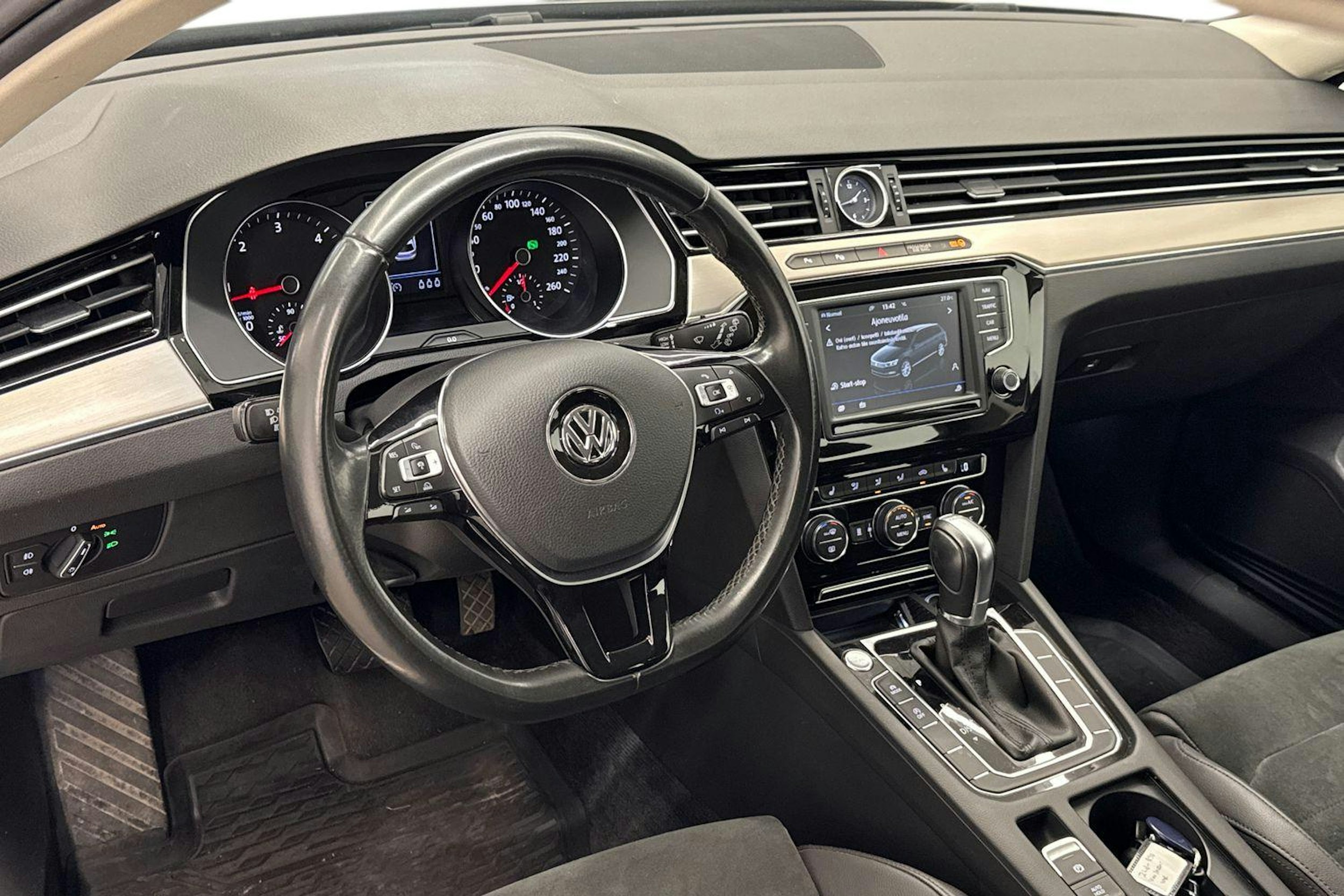 Harmaa Volkswagen PASSAT 2017 kuva 7.