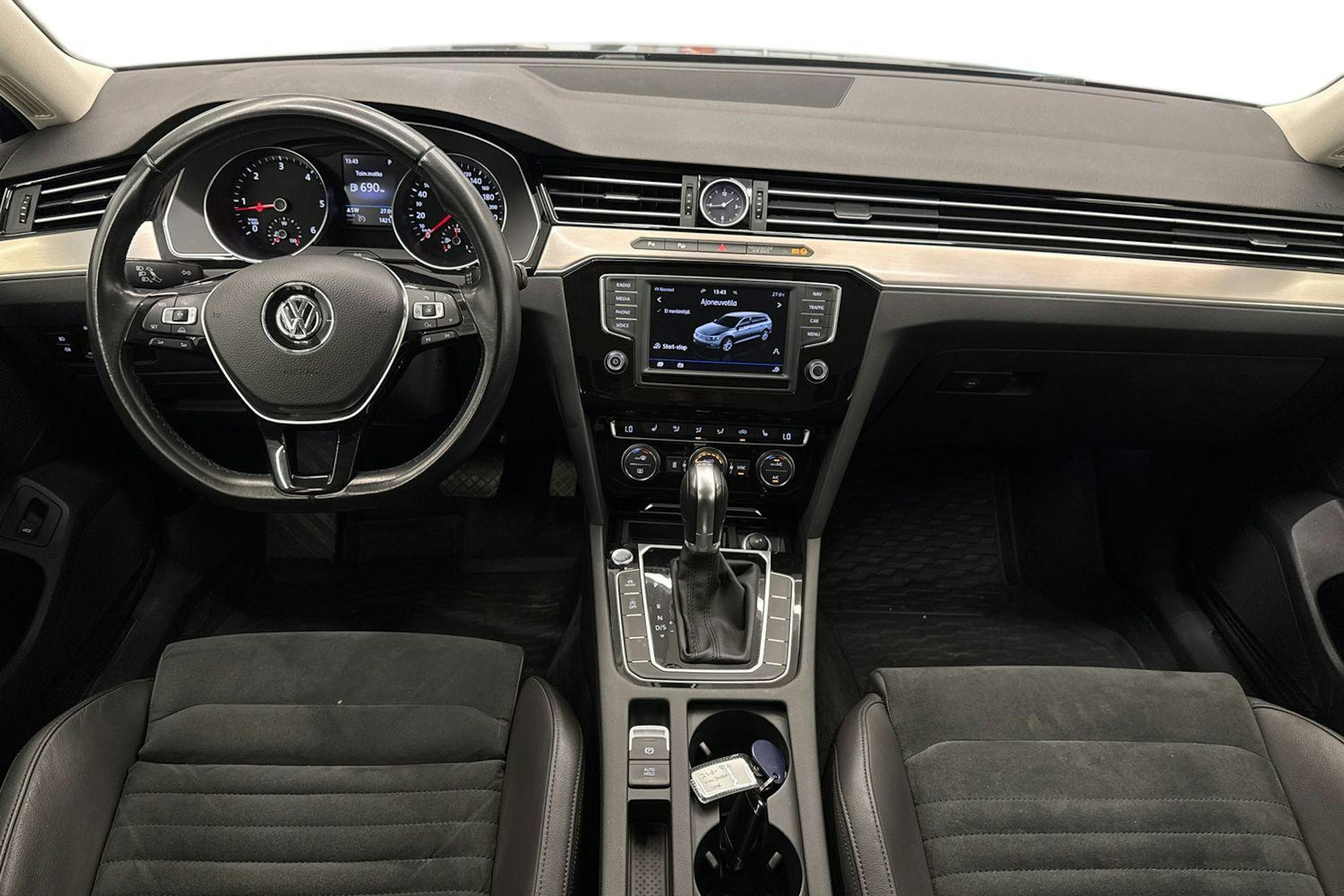 Harmaa Volkswagen PASSAT 2017 kuva 9.