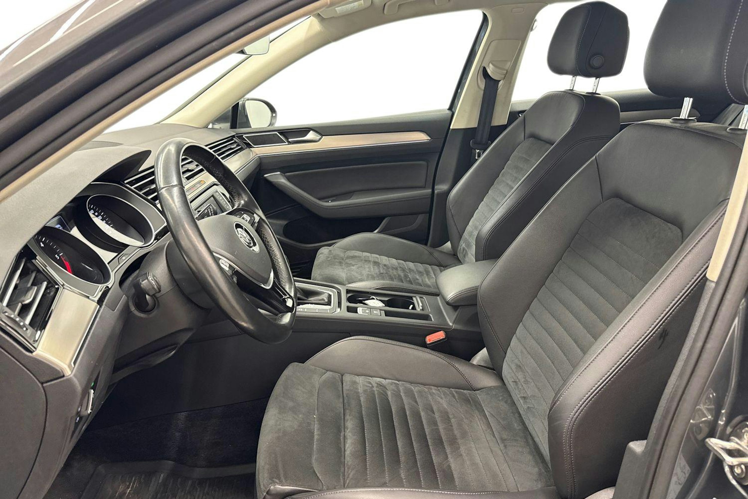 Harmaa Volkswagen PASSAT 2017 kuva 11.