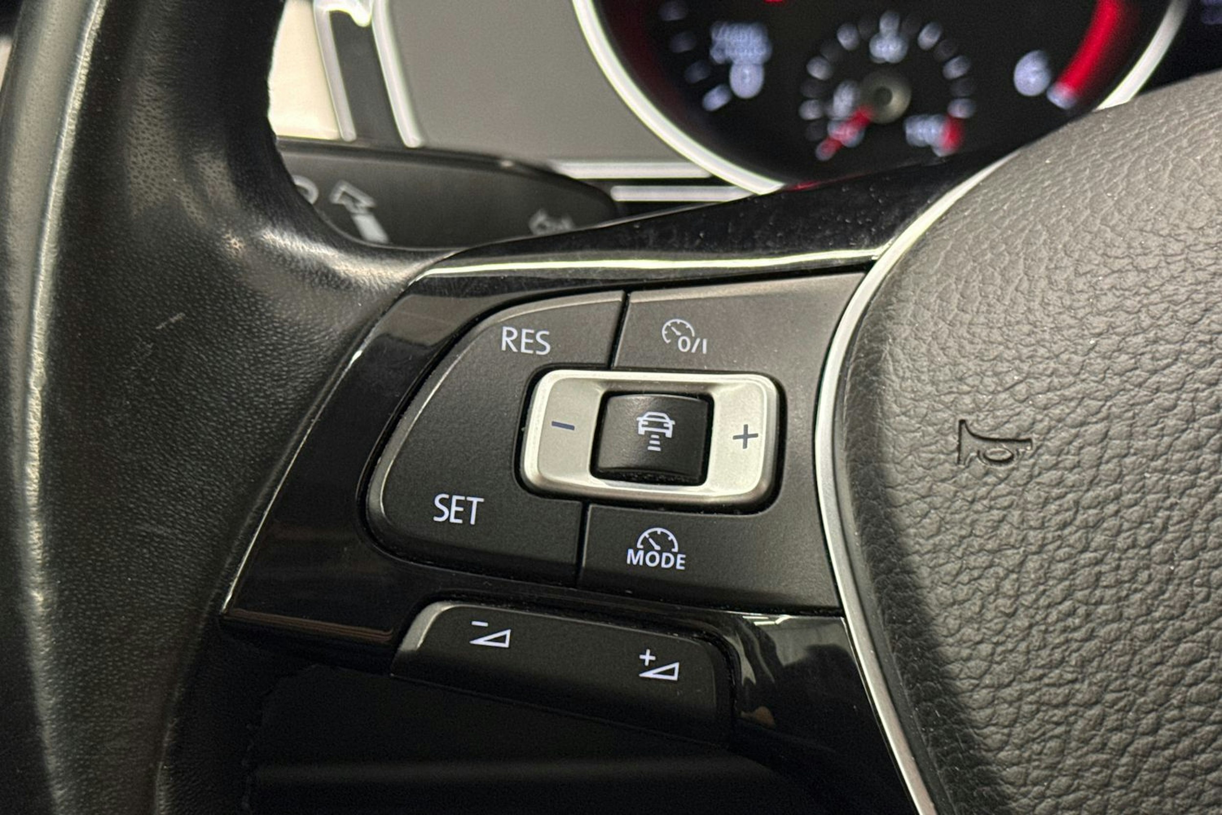 Harmaa Volkswagen PASSAT 2017 kuva 16.