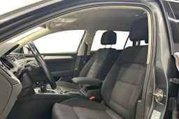 met. harmaa Volkswagen Passat 2017 kuva 8.
