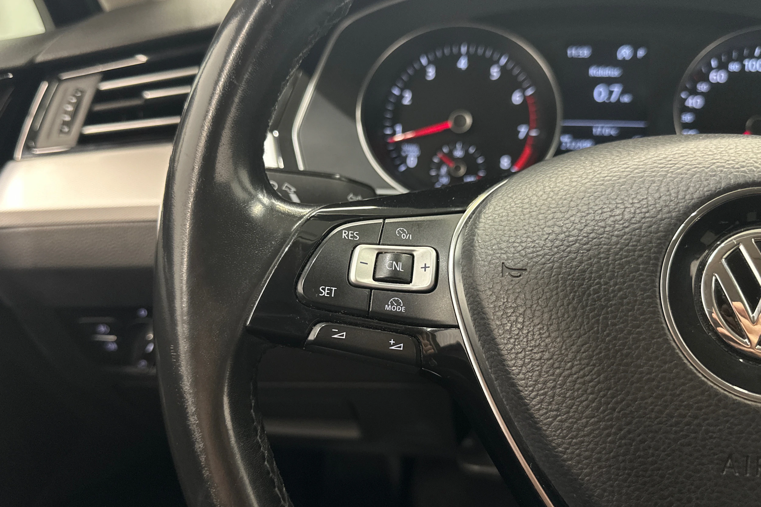 met. harmaa Volkswagen Passat 2017 kuva 17.