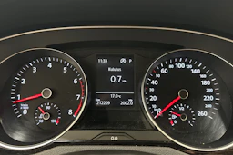 met. harmaa Volkswagen Passat 2017 kuva 19.