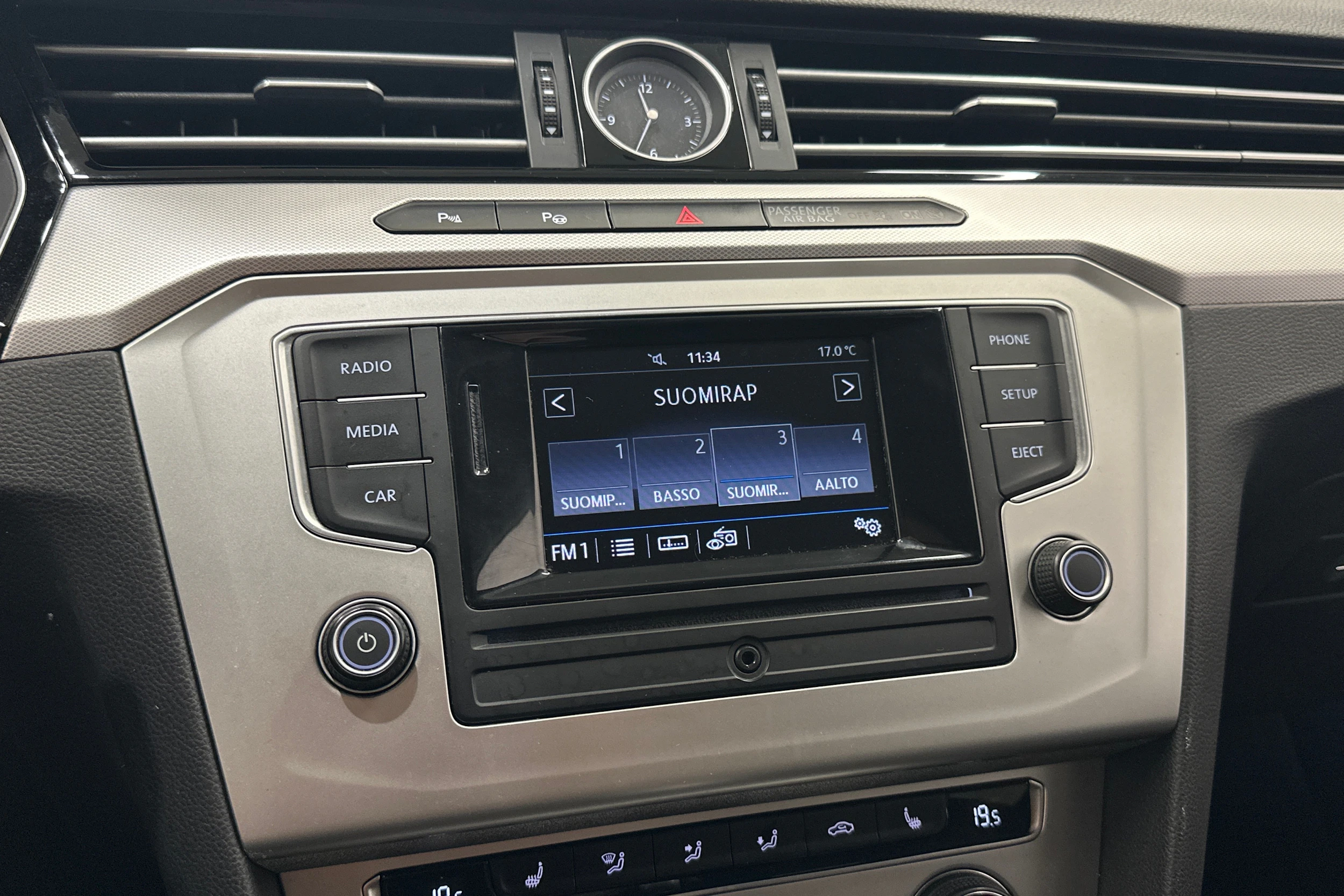met. harmaa Volkswagen Passat 2017 kuva 22.
