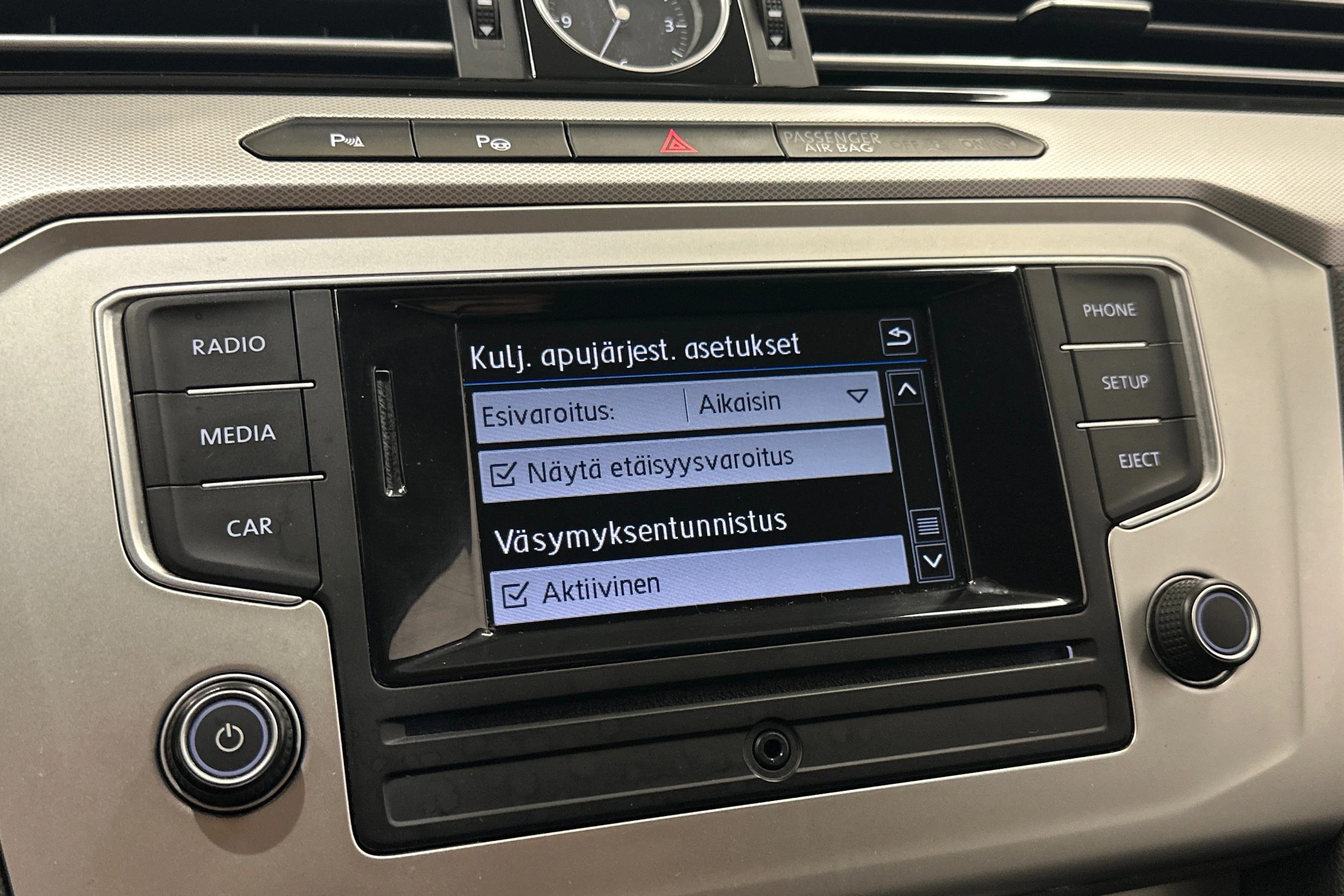 met. harmaa Volkswagen Passat 2017 kuva 25.