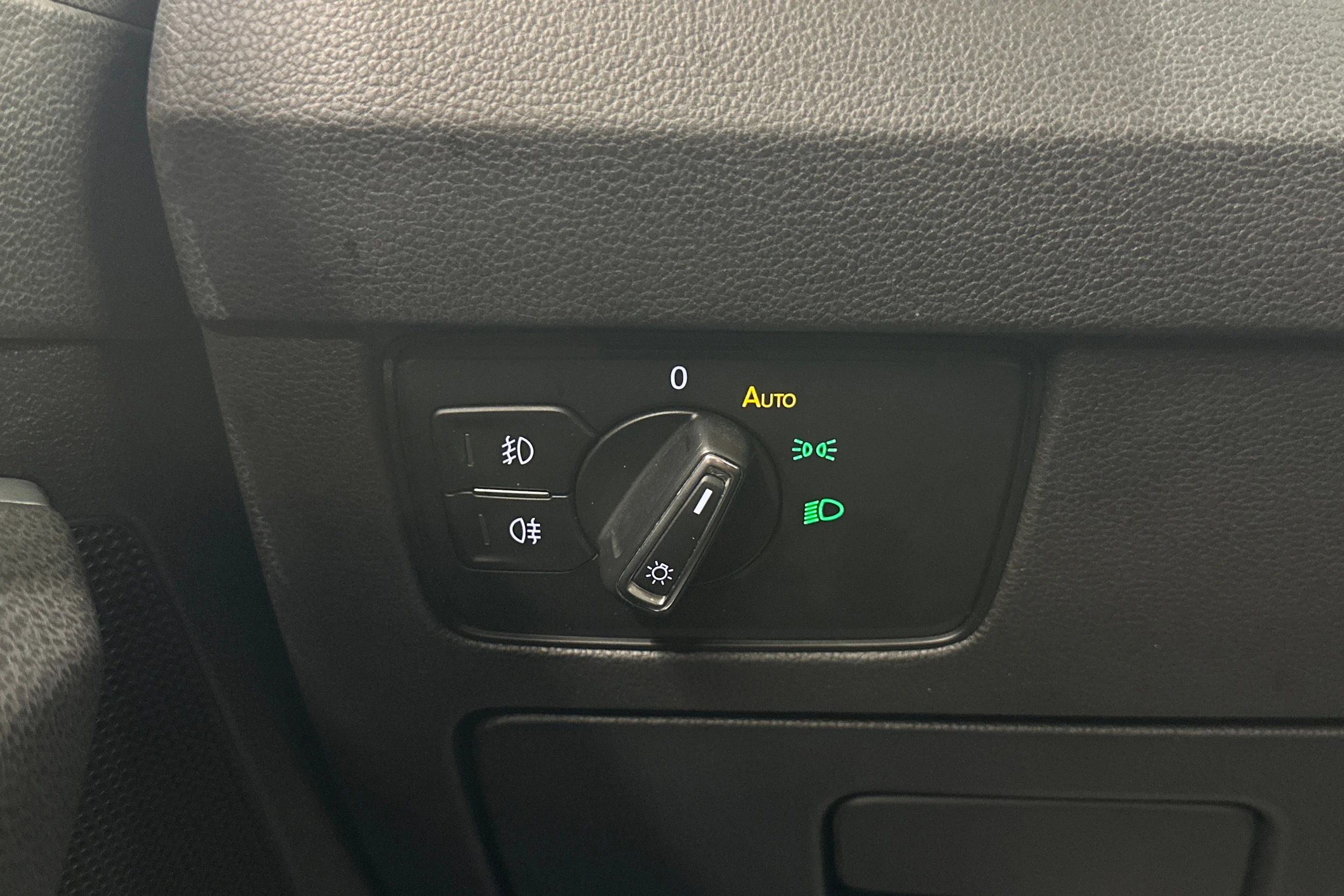 met. harmaa Volkswagen Passat 2017 kuva 26.