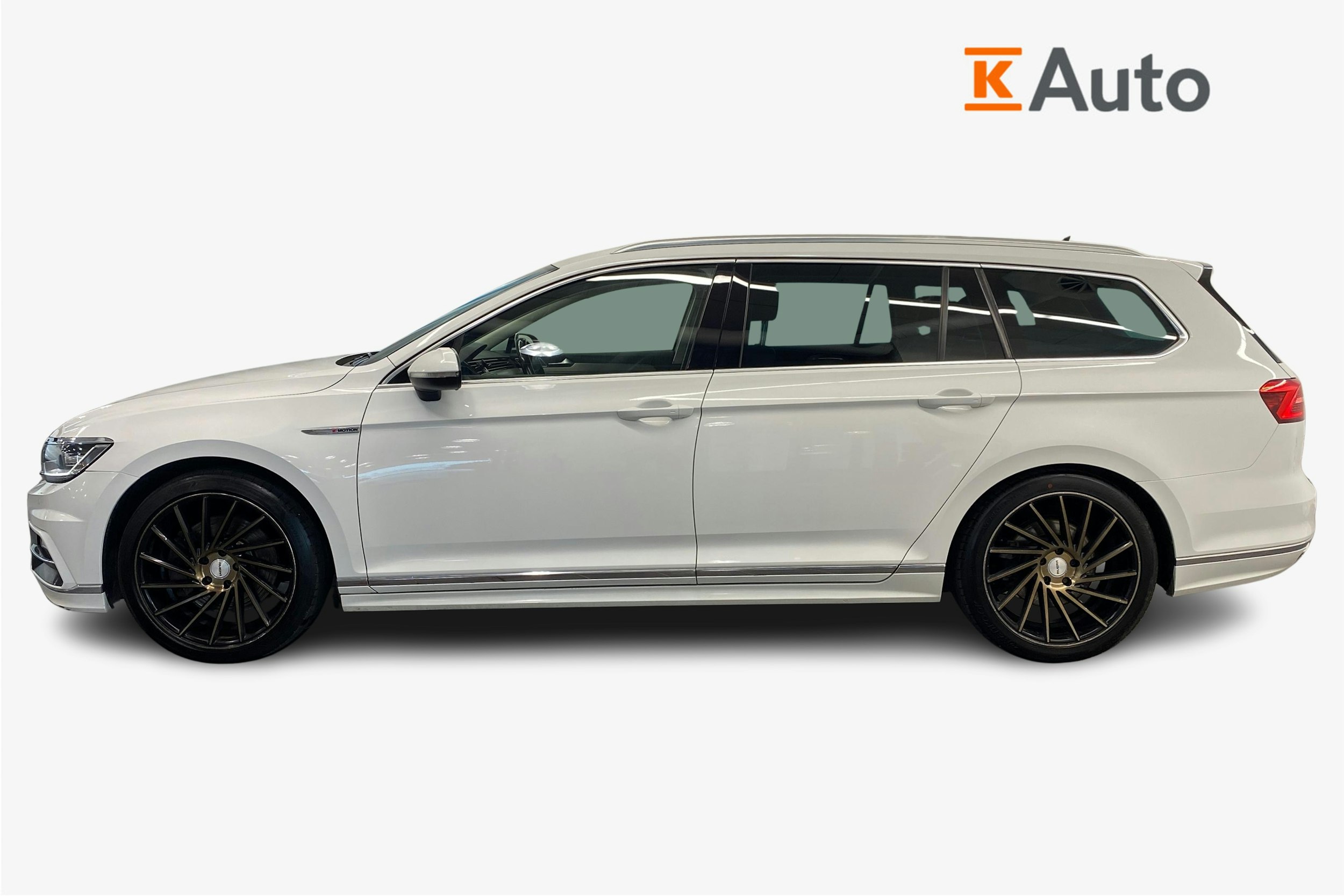 valkoinen Volkswagen Passat 2017 kuva 6.