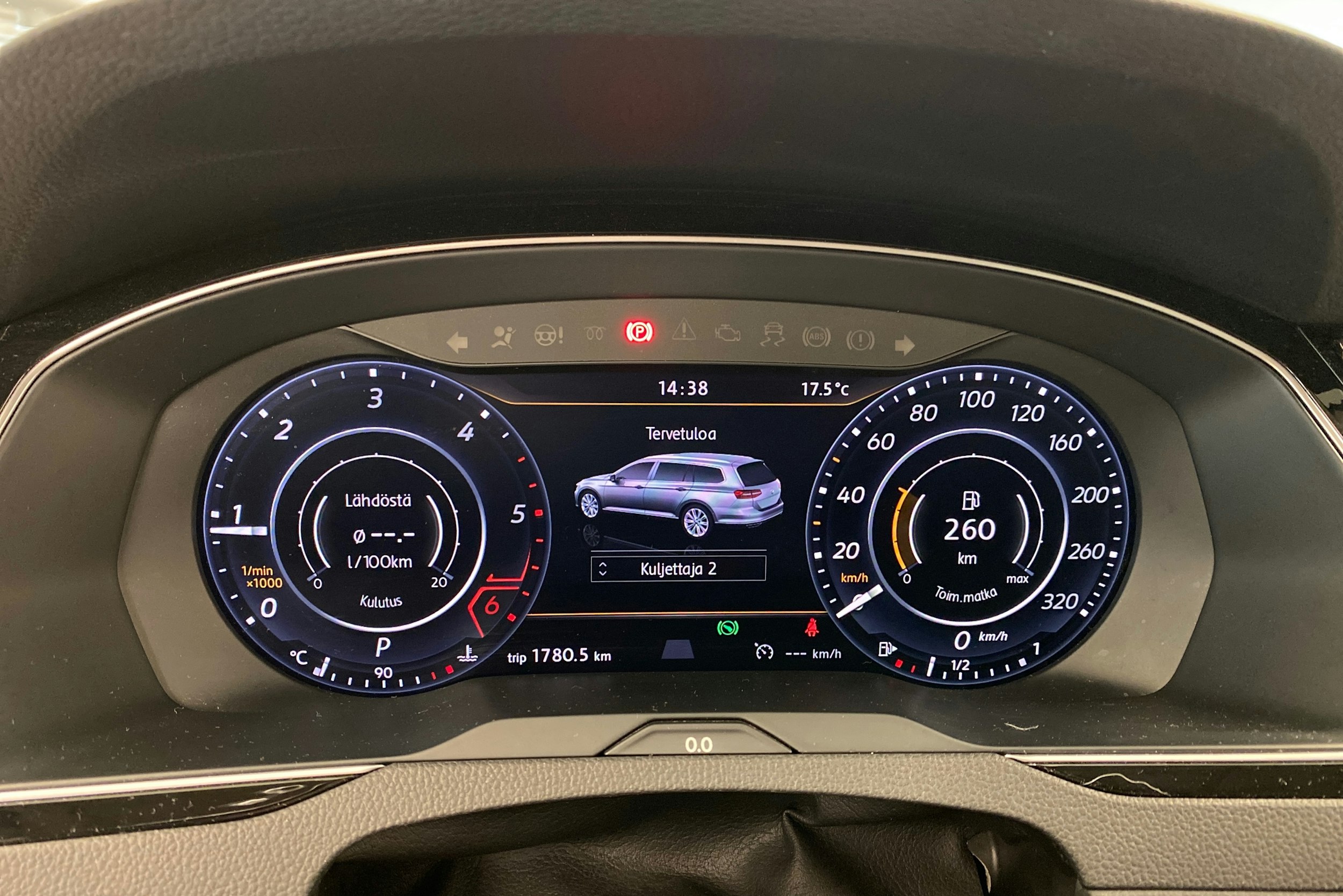 valkoinen Volkswagen Passat 2017 kuva 16.