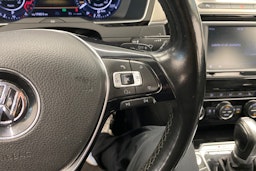 valkoinen Volkswagen Passat 2017 kuva 18.