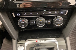 valkoinen Volkswagen Passat 2017 kuva 20.