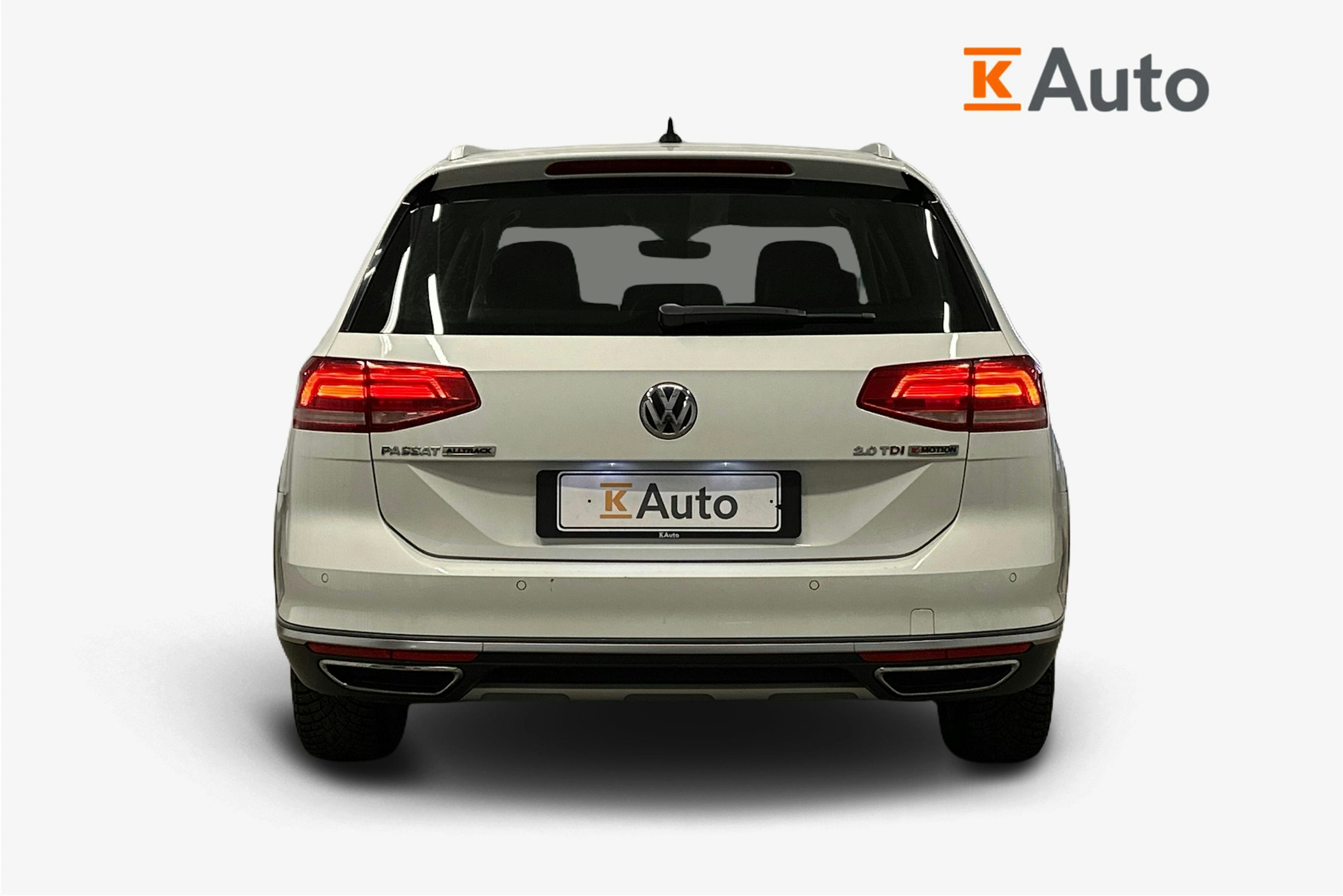 valkoinen Volkswagen Passat 2018 kuva 3.