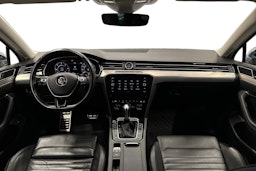 valkoinen Volkswagen Passat 2018 kuva 9.