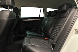 valkoinen Volkswagen Passat 2018 kuva 10.