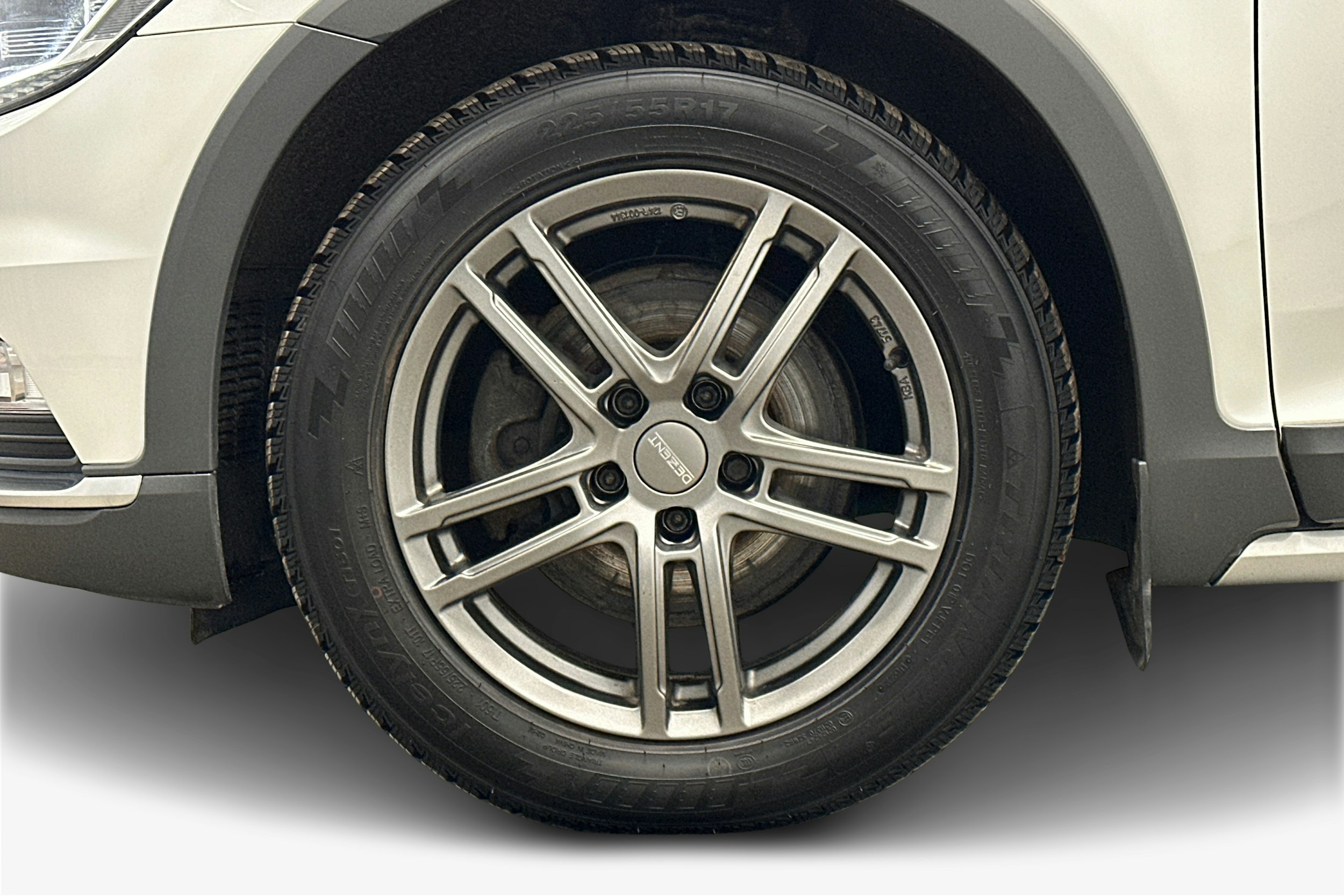 valkoinen Volkswagen Passat 2018 kuva 11.