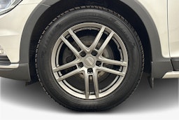 valkoinen Volkswagen Passat 2018 kuva 11.