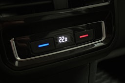 valkoinen Volkswagen Passat 2018 kuva 17.