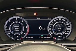 valkoinen Volkswagen Passat 2018 kuva 22.