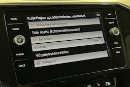 valkoinen Volkswagen Passat 2018 kuva 26.