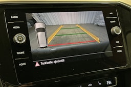 valkoinen Volkswagen Passat 2018 kuva 28.