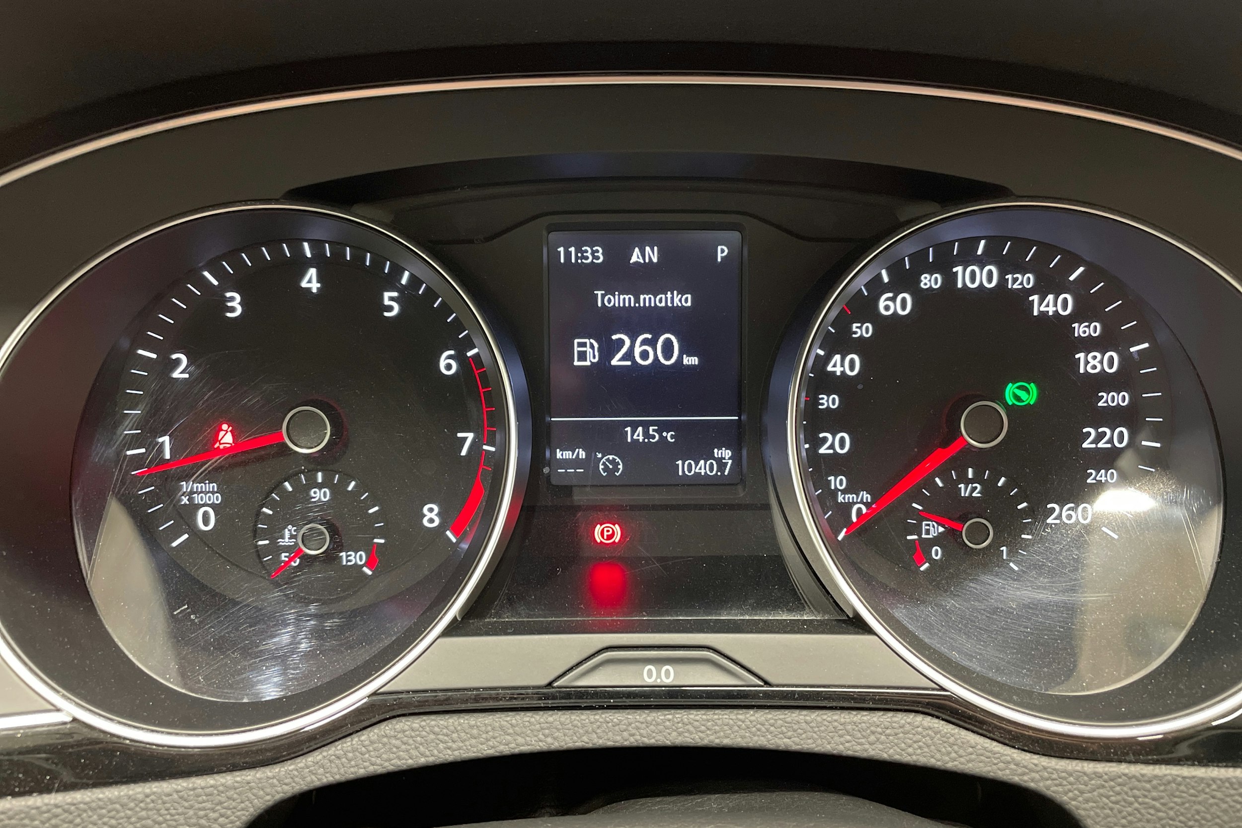 sininen Volkswagen Passat 2018 kuva 16.